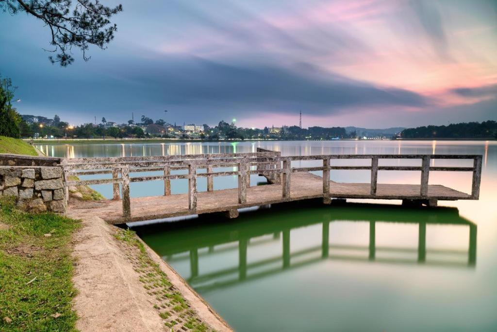 Hoa Sen Vang Hotel Dalat Exterior photo