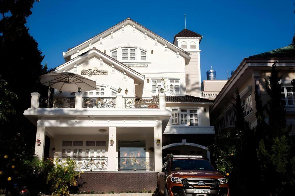 Hoa Sen Vang Hotel Dalat Exterior photo